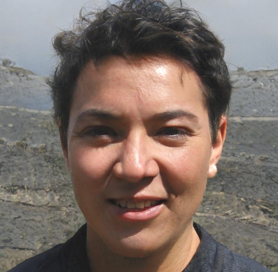 Carlos Mendoza, instructor principal de iluminación de estudio